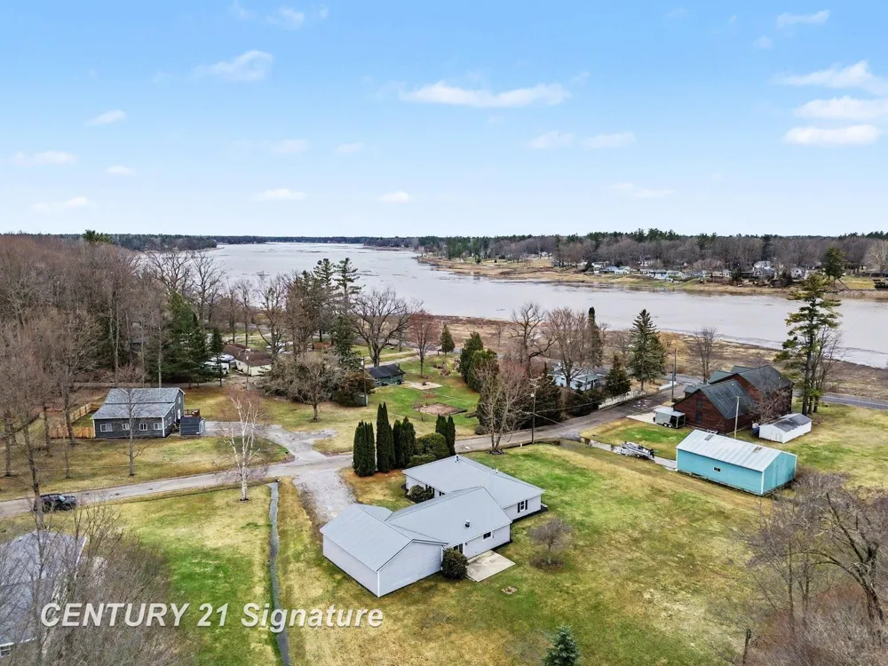 474 W Taylor Drive Jerome Township, MI 48657