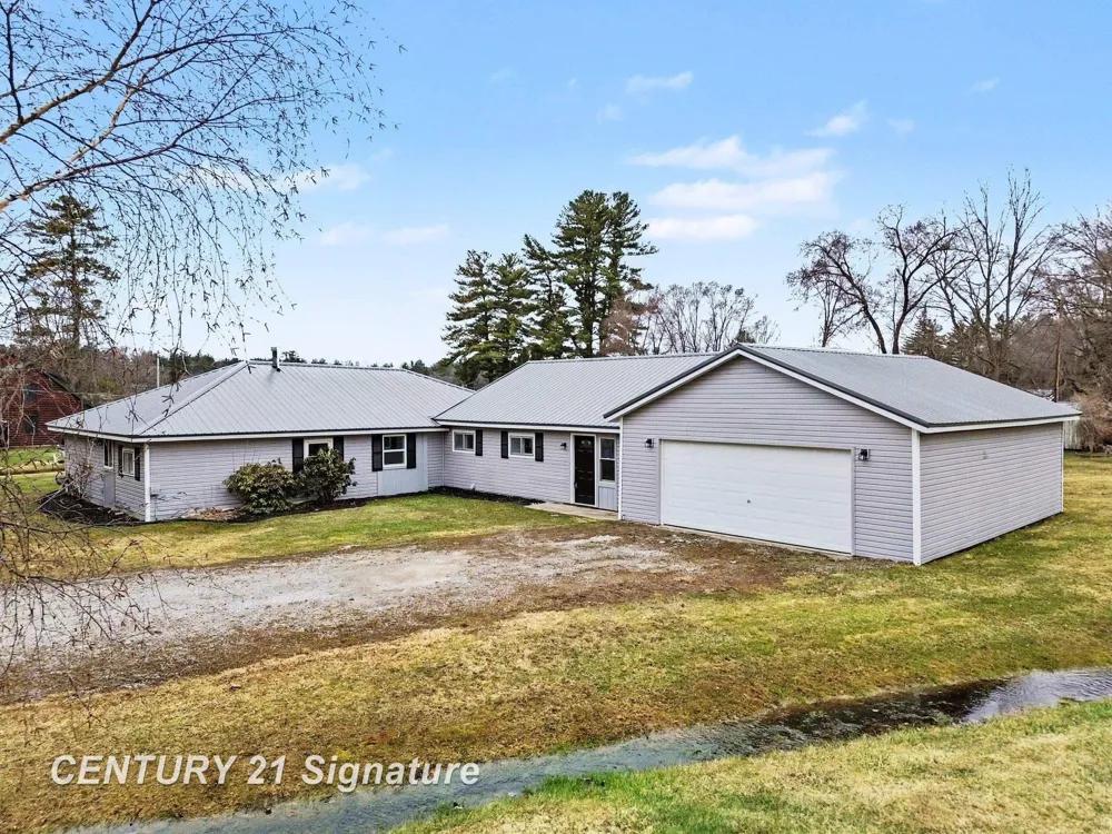 474 W Taylor Drive Jerome Township, MI 48657