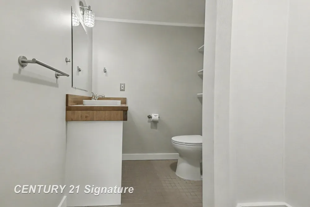 474 W Taylor Drive Jerome Township, MI 48657