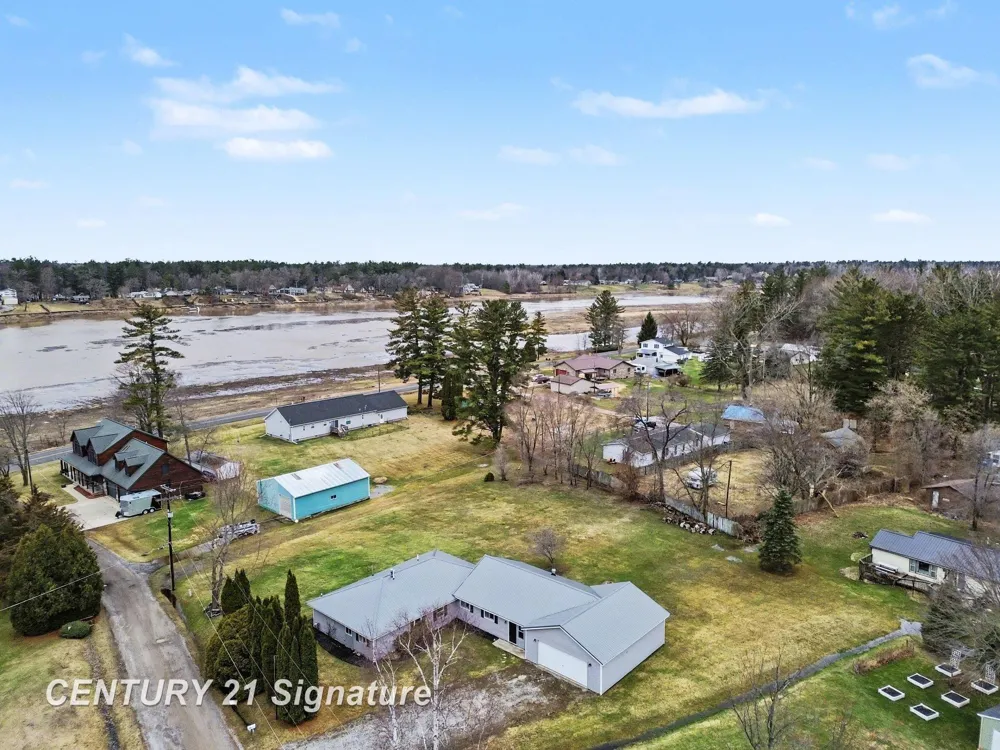 474 W Taylor Drive Jerome Township, MI 48657