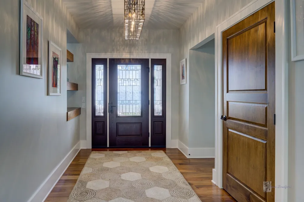 6885 E Shore Road Peninsula Township, MI 49686