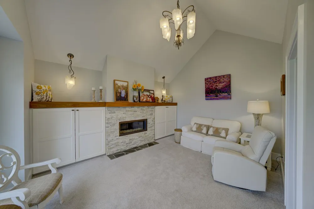 6885 E Shore Road Peninsula Township, MI 49686