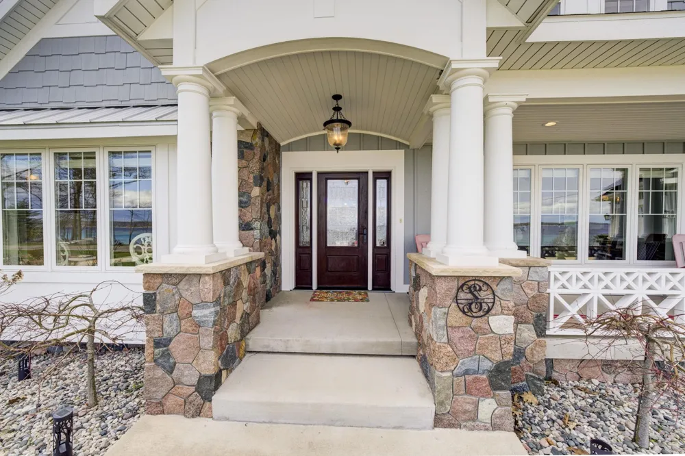 6885 E Shore Road Peninsula Township, MI 49686