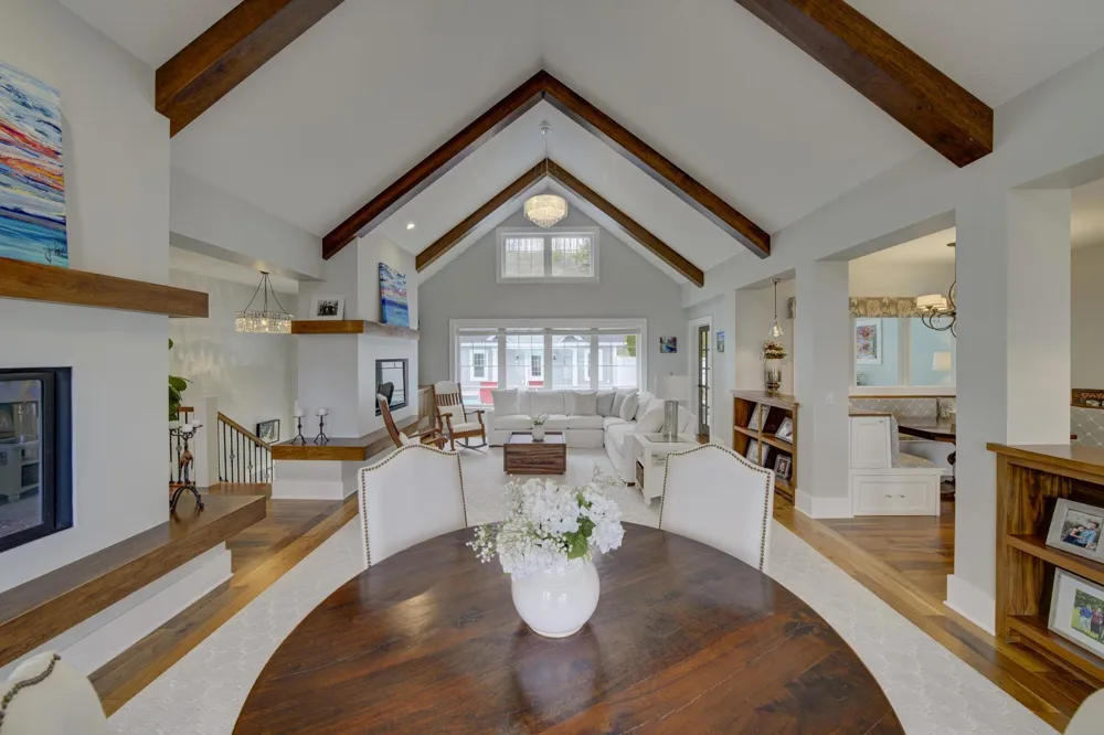 6885 E Shore Road Peninsula Township, MI 49686