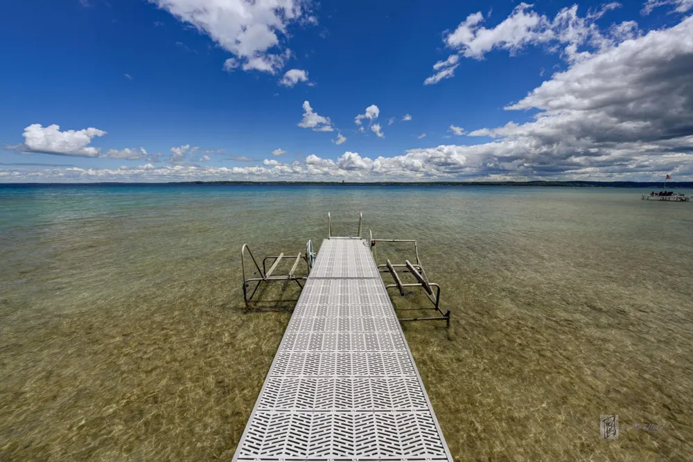 6885 E Shore Road Peninsula Township, MI 49686