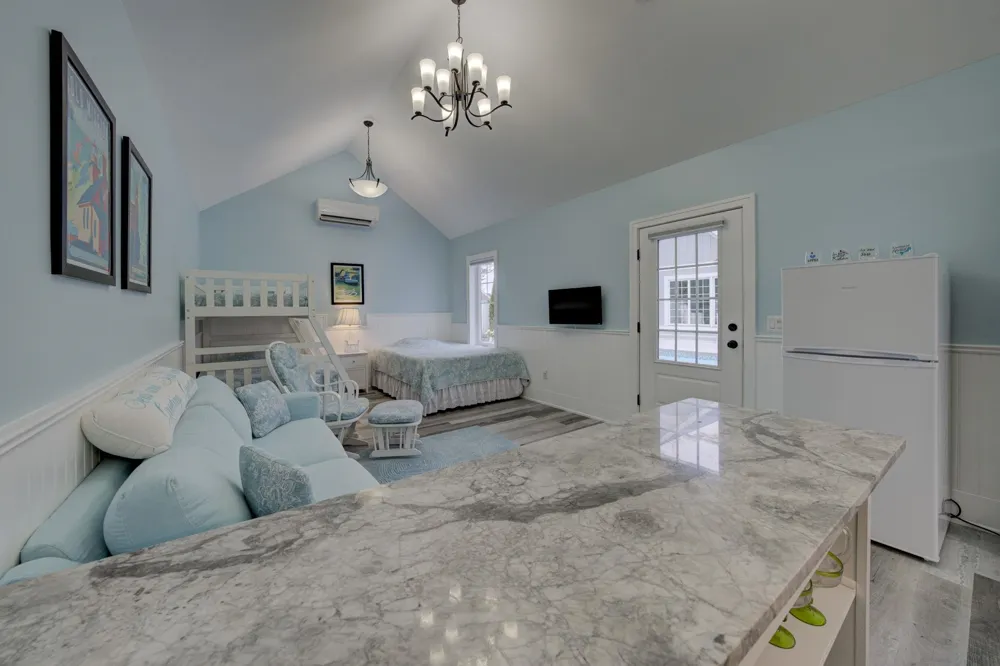 6885 E Shore Road Peninsula Township, MI 49686
