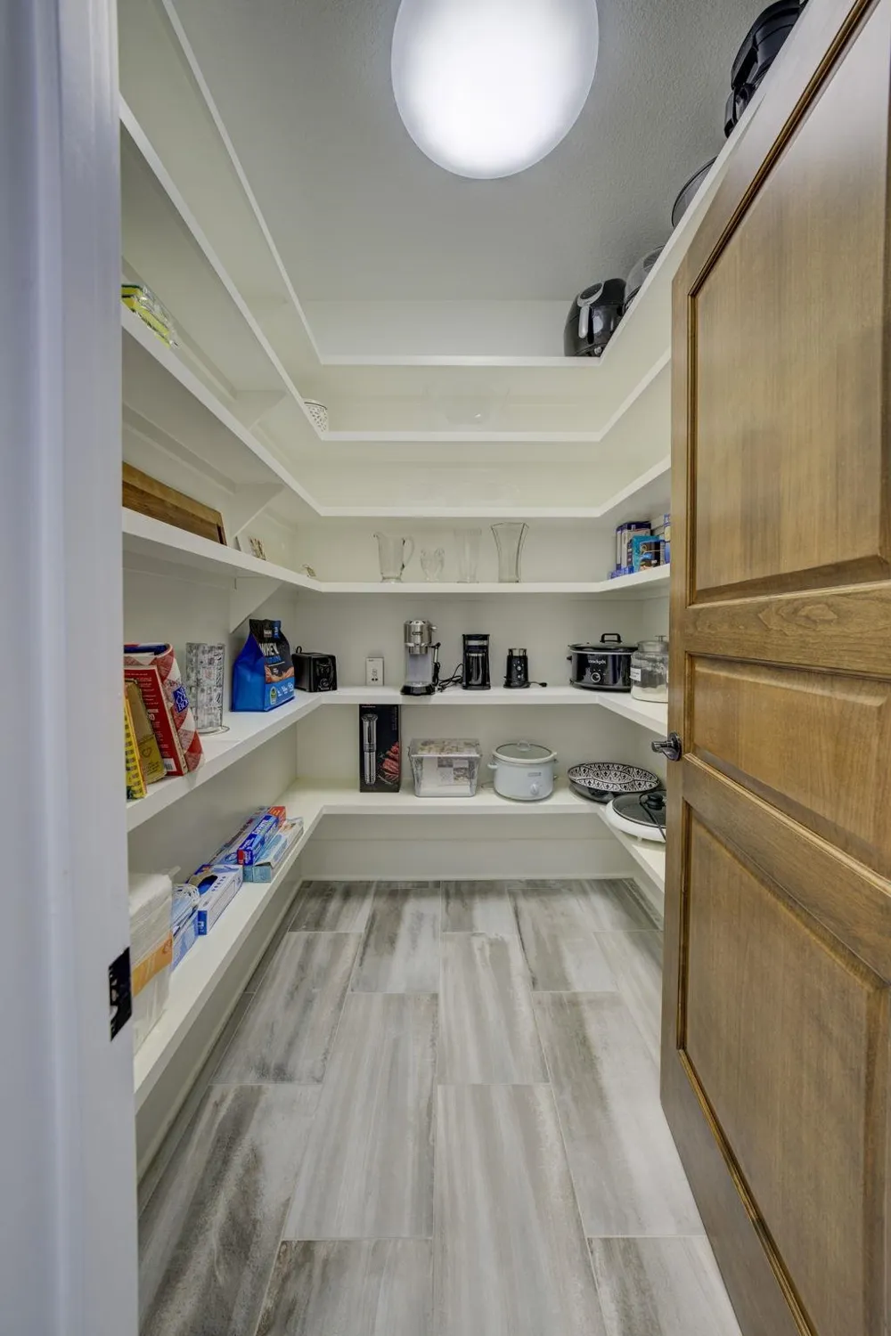 6885 E Shore Road Peninsula Township, MI 49686