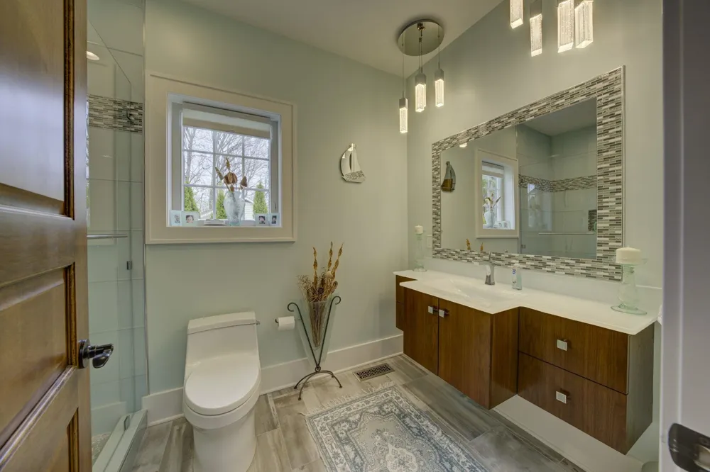 6885 E Shore Road Peninsula Township, MI 49686