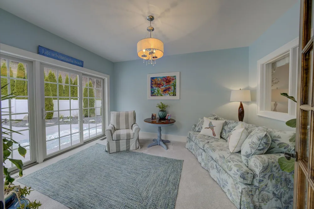 6885 E Shore Road Peninsula Township, MI 49686