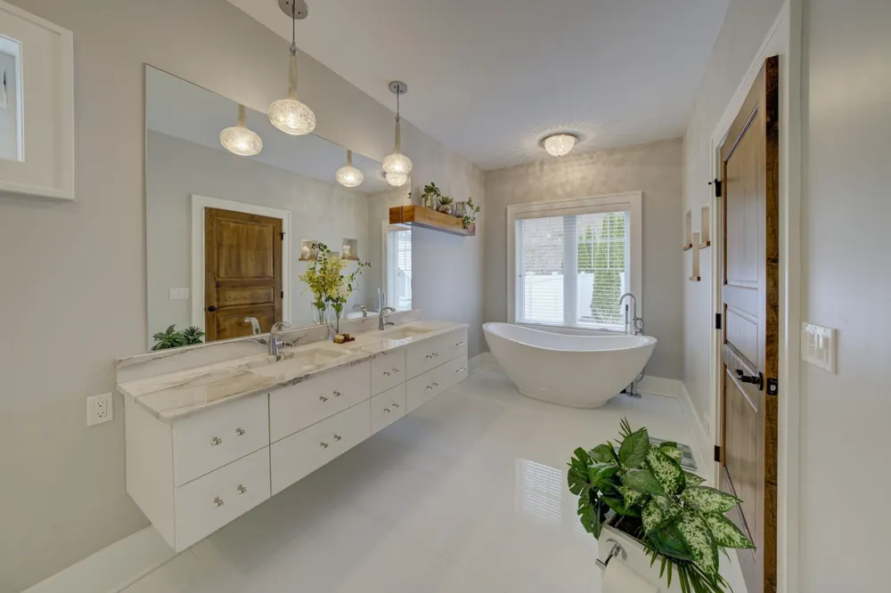 6885 E Shore Road Peninsula Township, MI 49686