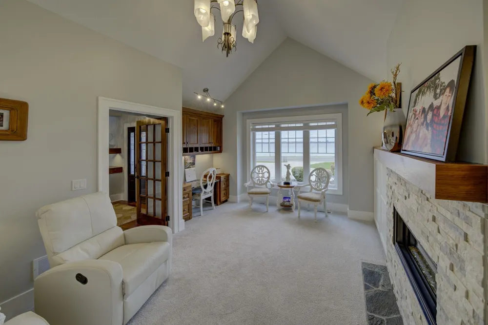 6885 E Shore Road Peninsula Township, MI 49686