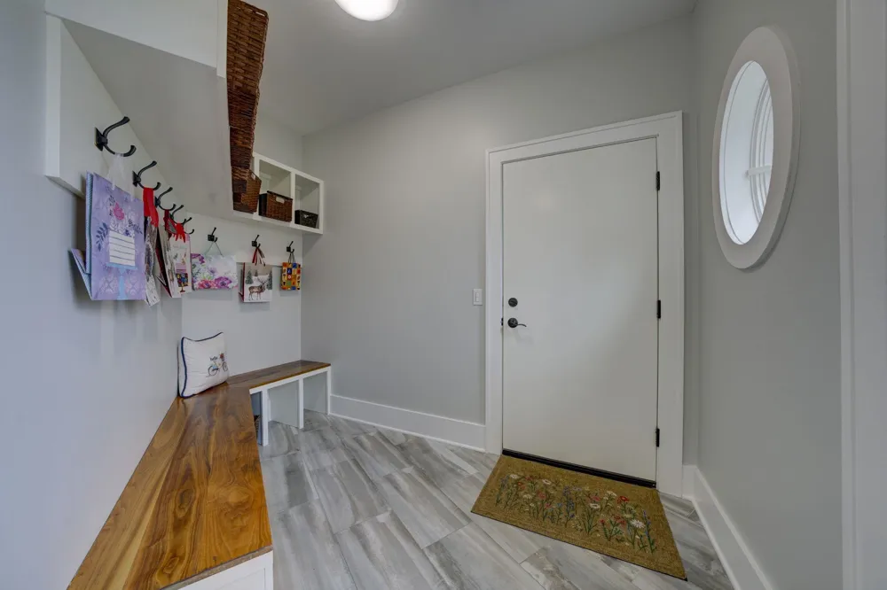 6885 E Shore Road Peninsula Township, MI 49686
