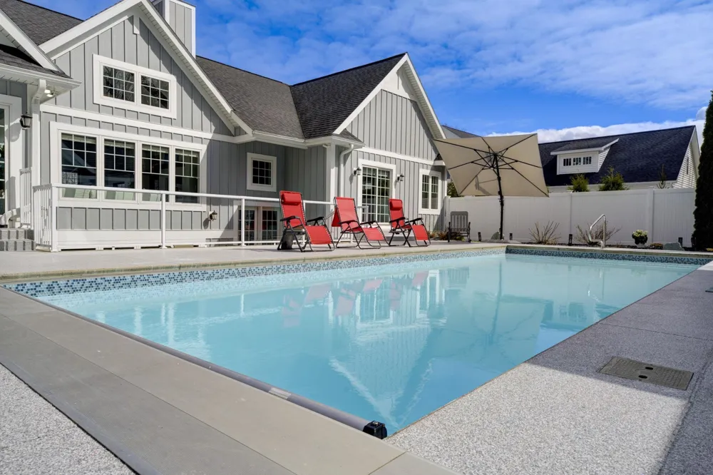 6885 E Shore Road Peninsula Township, MI 49686