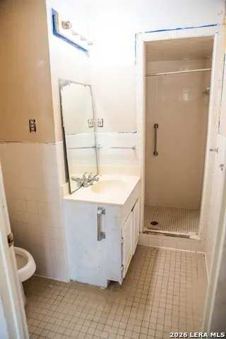 200 IRVIN ST Falls City, TX 78113