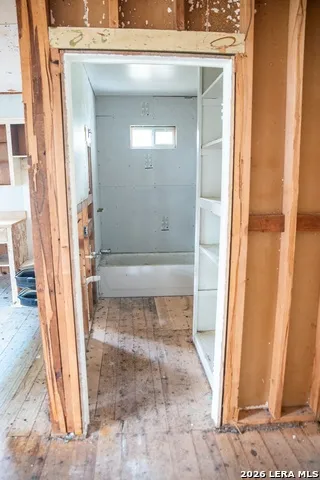 200 IRVIN ST Falls City, TX 78113
