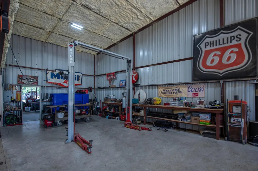 1 Fm 3179 Huntsville, TX 77340