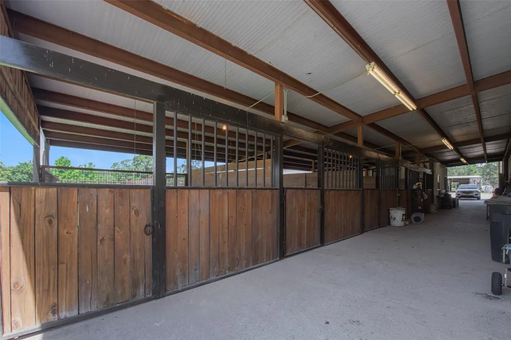 1 Fm 3179 Huntsville, TX 77340