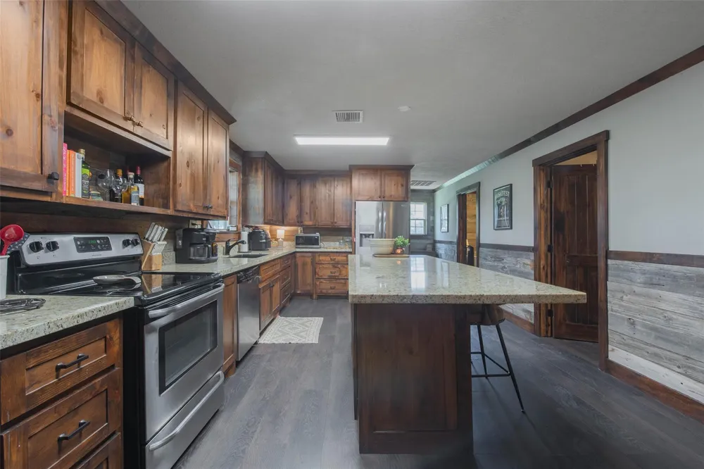 1 Fm 3179 Huntsville, TX 77340