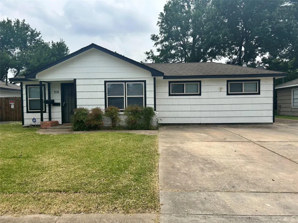 914 Elton Street Houston, TX 77034