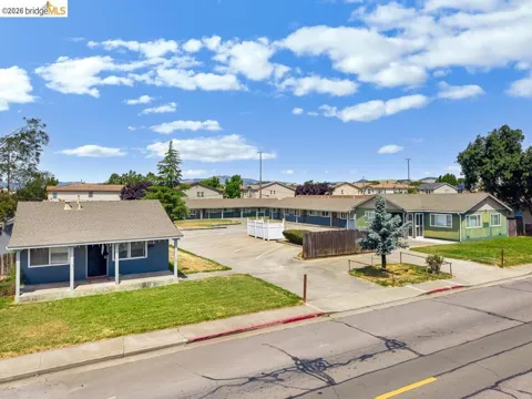 1637 Kidder Ave