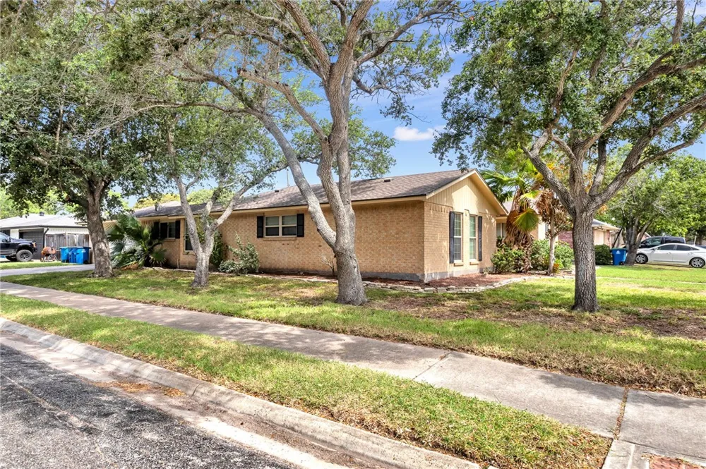 101 Toyah Drive Portland, TX 78374