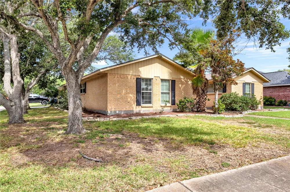 101 Toyah Drive Portland, TX 78374