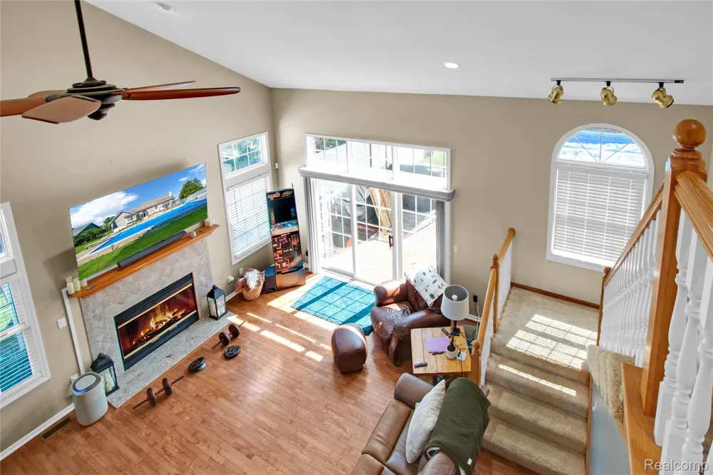 16073 Silverwood Drive Fenton Charter Township, MI 48430