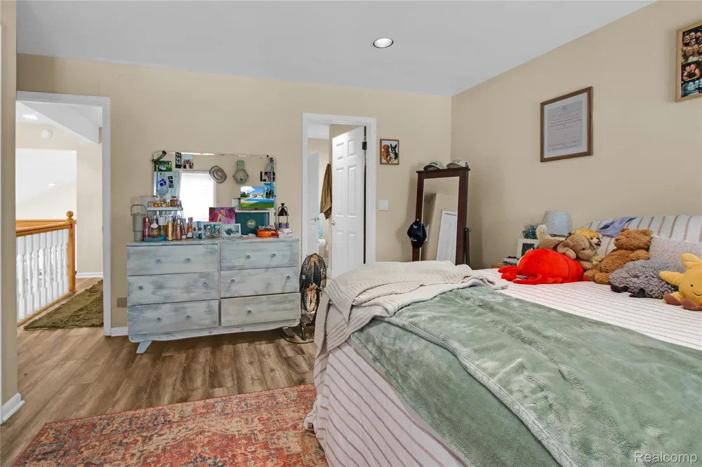 16073 Silverwood Drive Fenton Charter Township, MI 48430