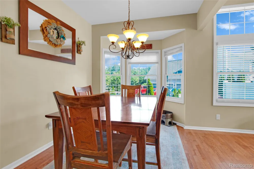16073 Silverwood Drive Fenton Charter Township, MI 48430