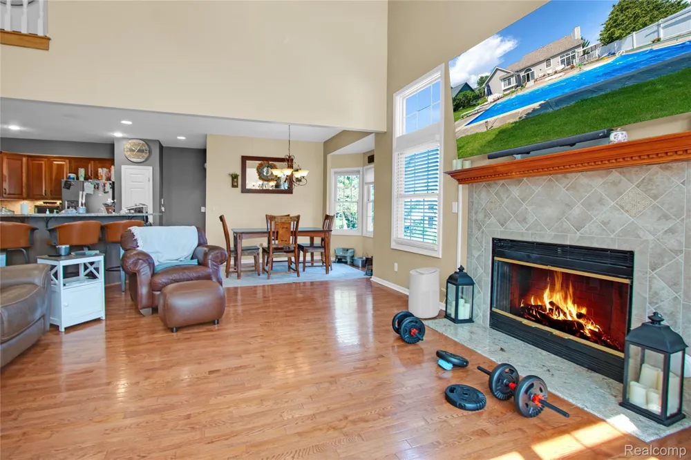 16073 Silverwood Drive Fenton Charter Township, MI 48430