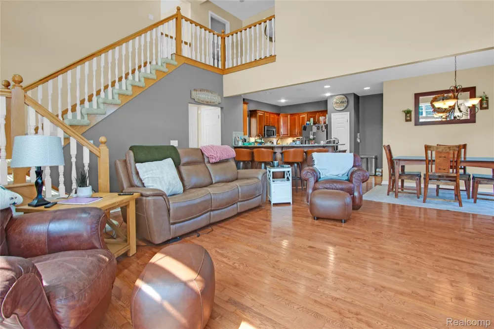 16073 Silverwood Drive Fenton Charter Township, MI 48430