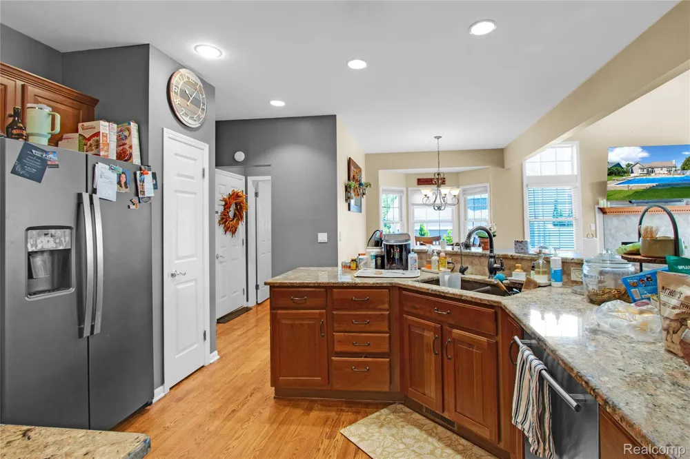 16073 Silverwood Drive Fenton Charter Township, MI 48430
