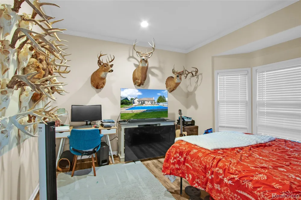 16073 Silverwood Drive Fenton Charter Township, MI 48430