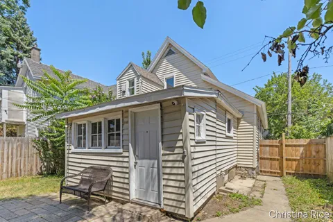 927 Davis Avenue NW