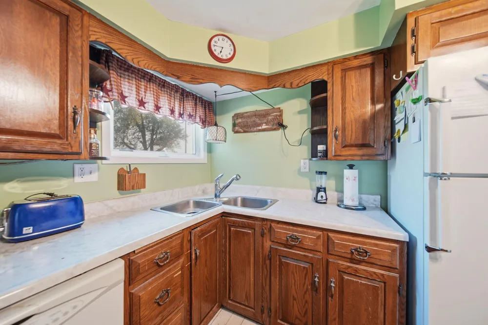 11632 Wheaton Road Cement City, MI 49233