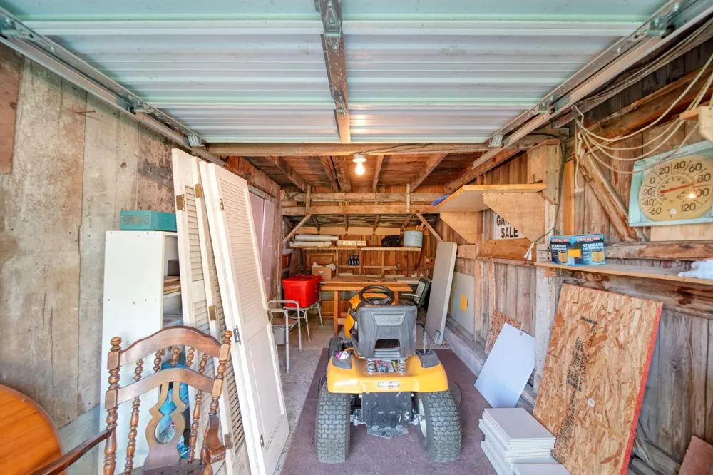 11632 Wheaton Road Cement City, MI 49233
