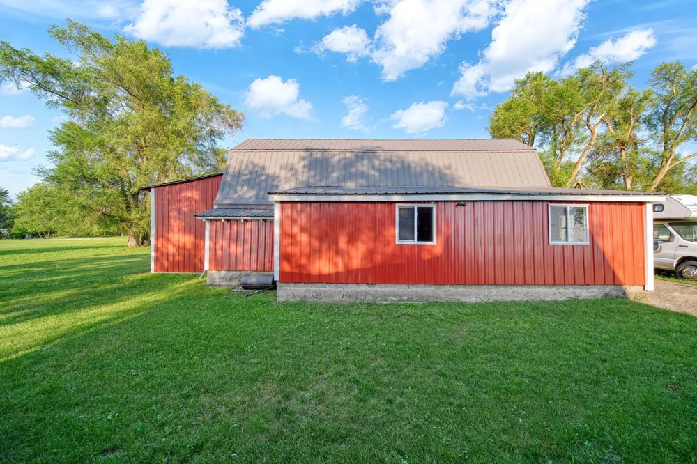 11632 Wheaton Road Cement City, MI 49233