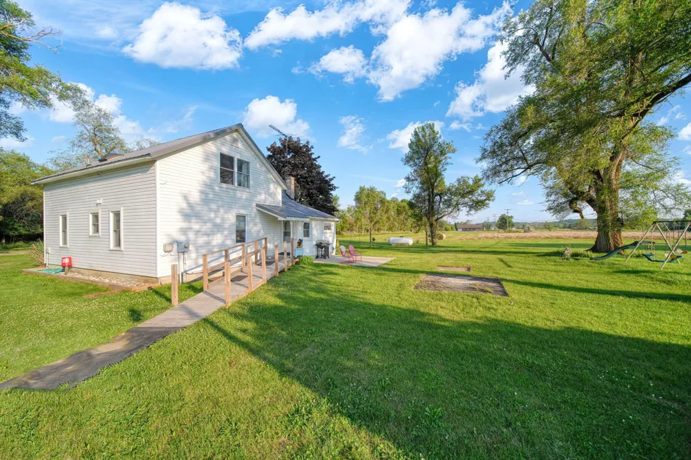 11632 Wheaton Road Cement City, MI 49233