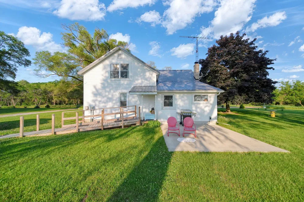 11632 Wheaton Road Cement City, MI 49233