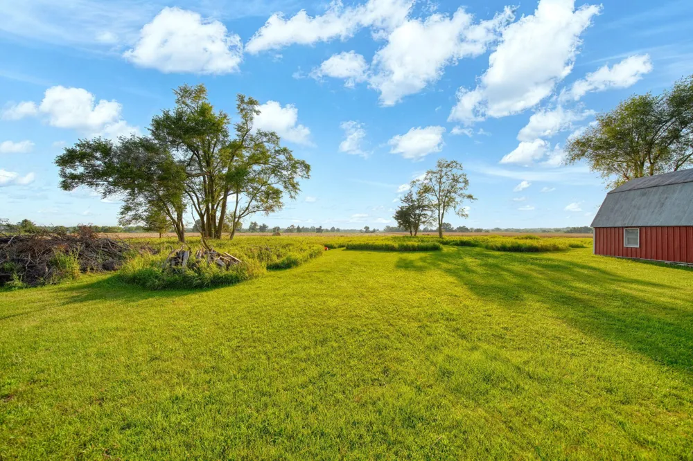 11632 Wheaton Road Cement City, MI 49233
