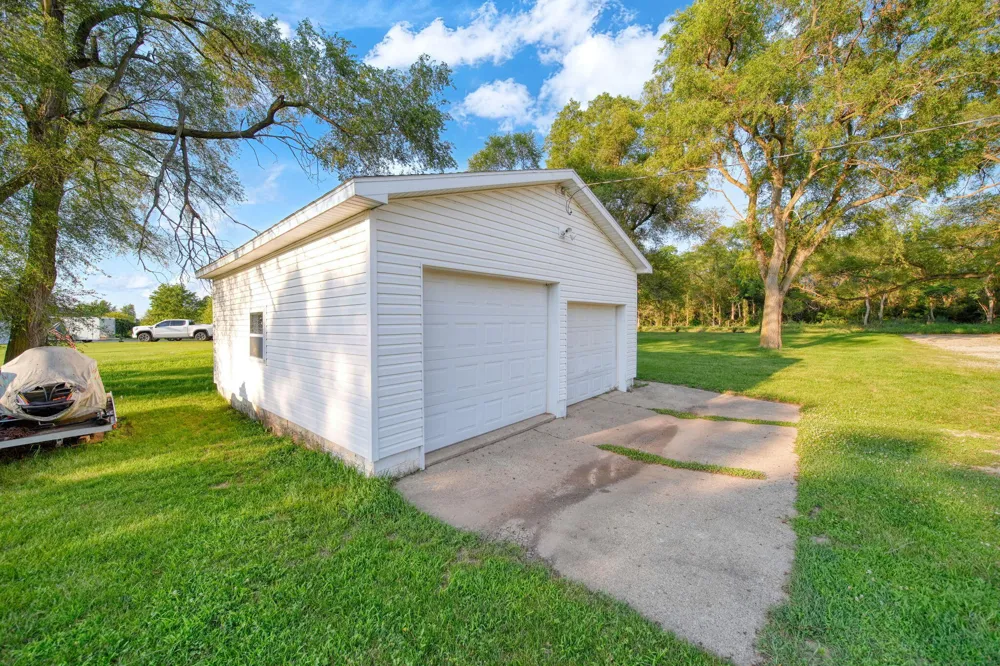 11632 Wheaton Road Cement City, MI 49233
