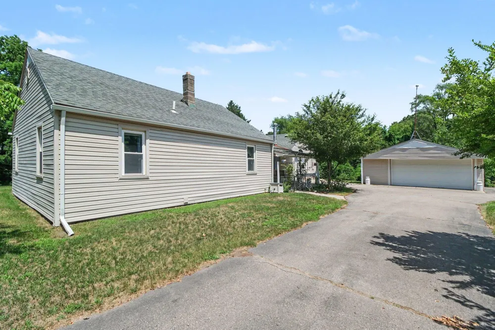 5062 Tyrone Street Ypsilanti, MI 48197