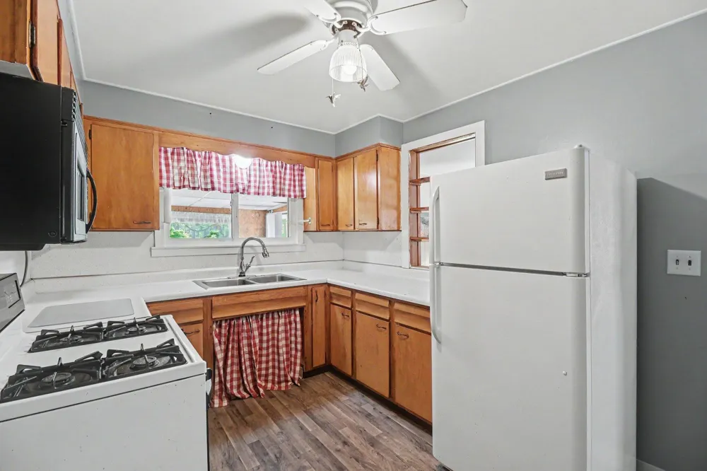 5062 Tyrone Street Ypsilanti, MI 48197