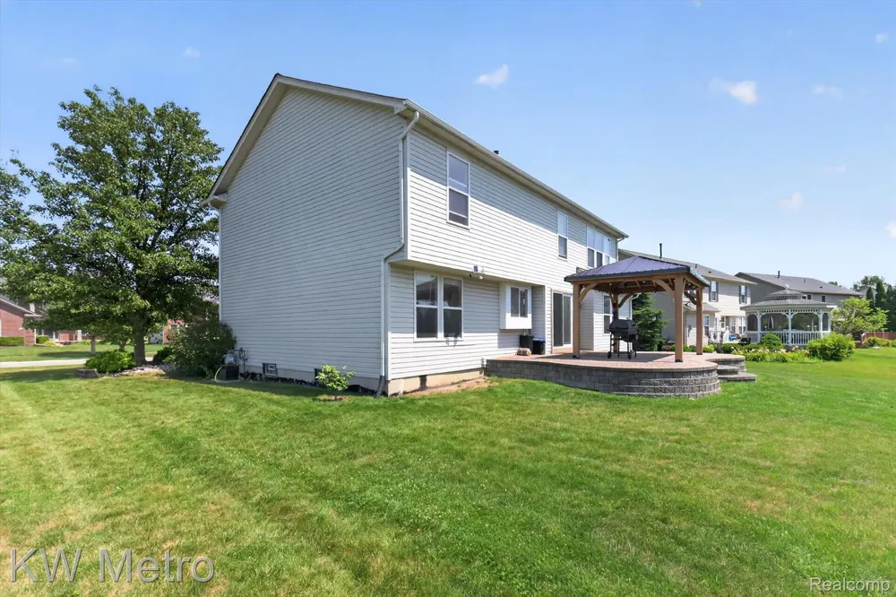 27886 Bluebird Drive Huron Charter Township, MI 48134