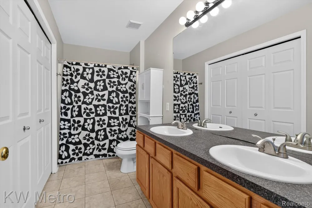 27886 Bluebird Drive Huron Charter Township, MI 48134