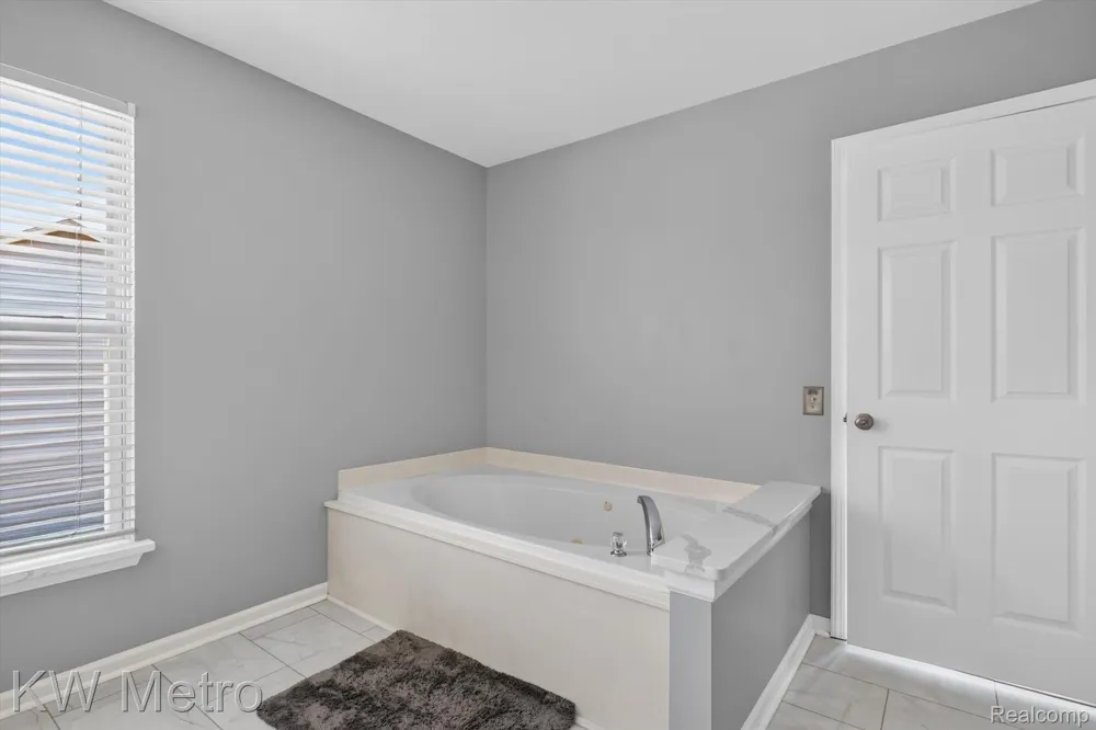 27886 Bluebird Drive Huron Charter Township, MI 48134