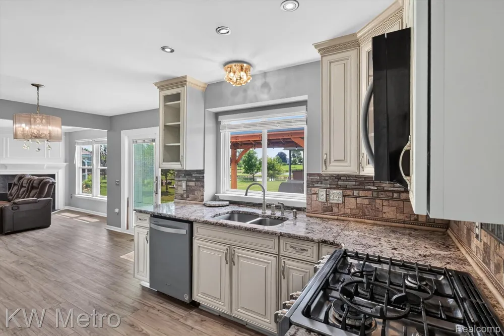 27886 Bluebird Drive Huron Charter Township, MI 48134