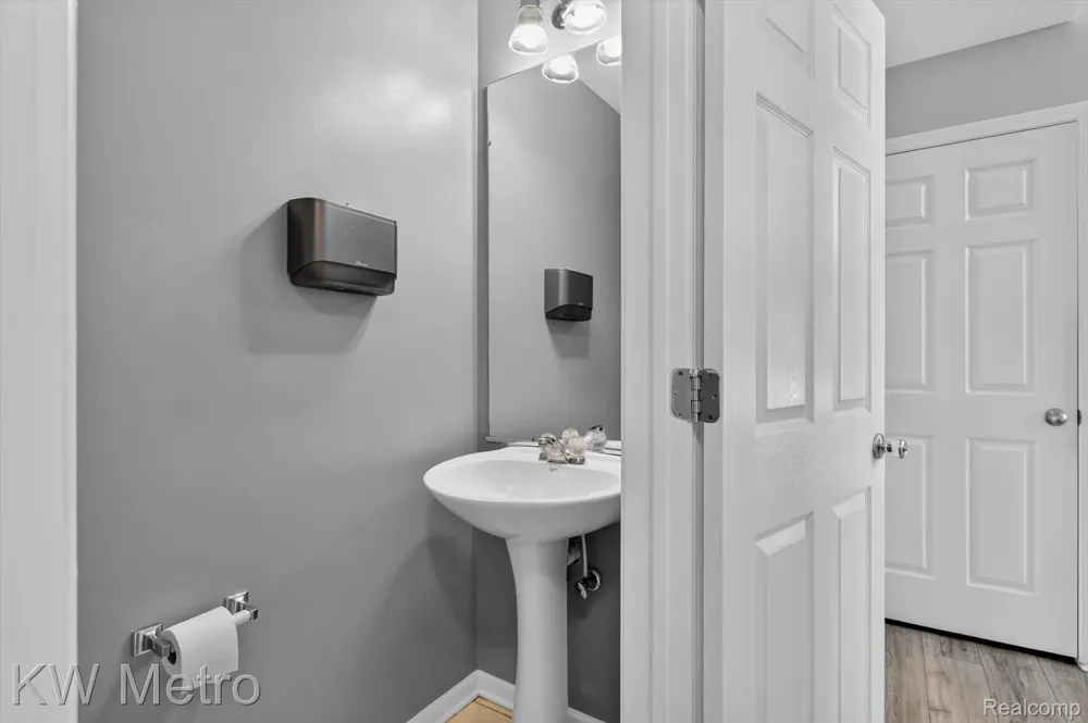 27886 Bluebird Drive Huron Charter Township, MI 48134