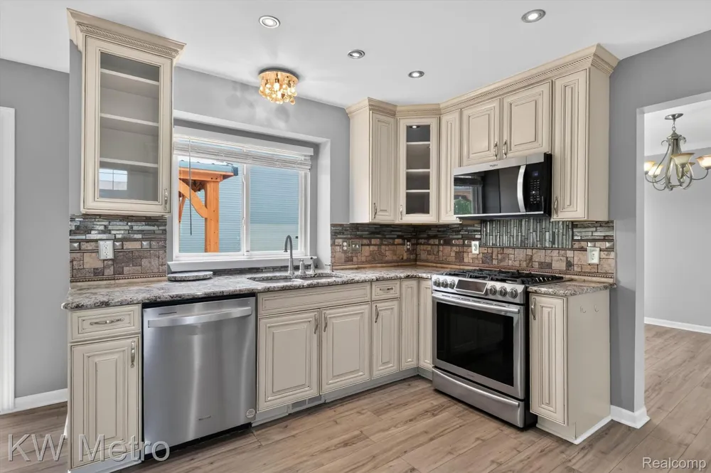 27886 Bluebird Drive Huron Charter Township, MI 48134