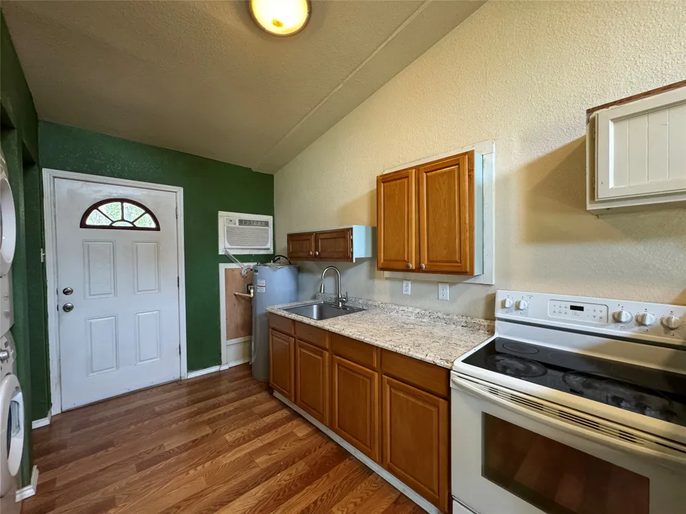 1108 W McCarty Lane #C San Marcos, TX 78666